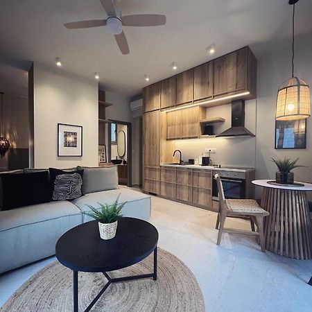 Luxurious Wooden Detail Flat In City Center คัลกิดา ภายนอก รูปภาพ