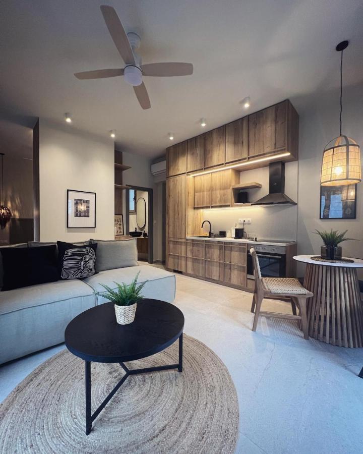 Luxurious Wooden Detail Flat In City Center คัลกิดา ภายนอก รูปภาพ