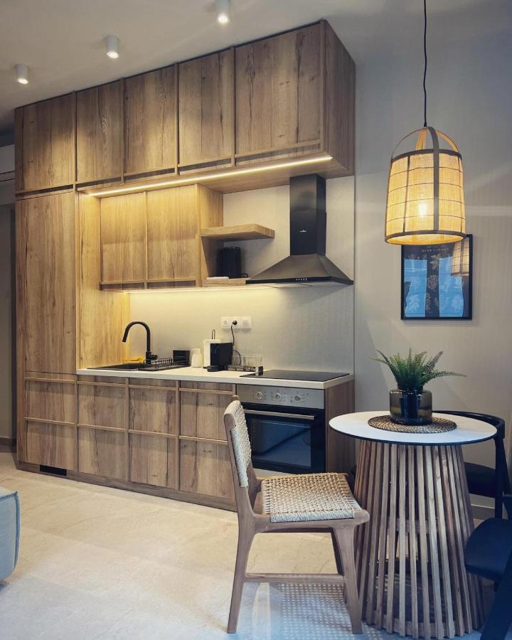 Luxurious Wooden Detail Flat In City Center คัลกิดา ภายนอก รูปภาพ