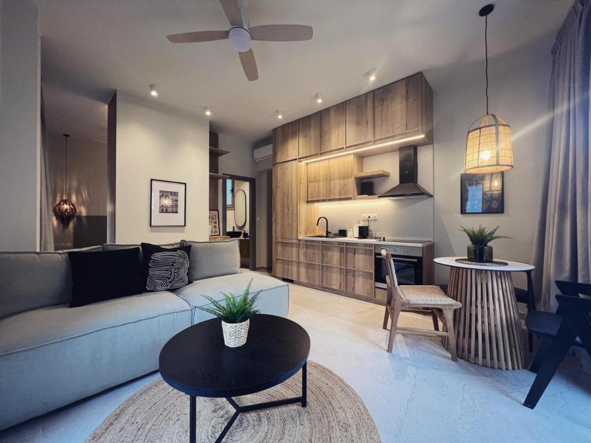 Luxurious Wooden Detail Flat In City Center คัลกิดา ภายนอก รูปภาพ