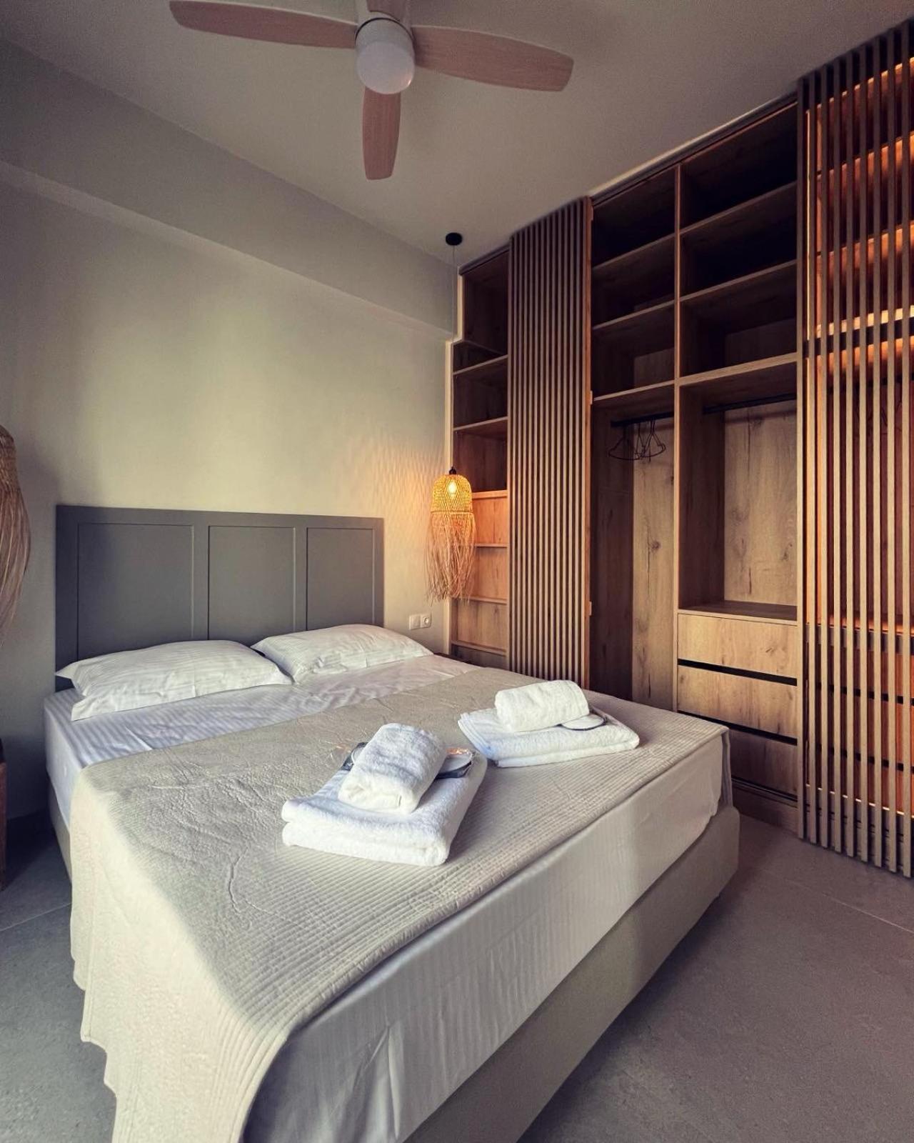 Luxurious Wooden Detail Flat In City Center คัลกิดา ภายนอก รูปภาพ