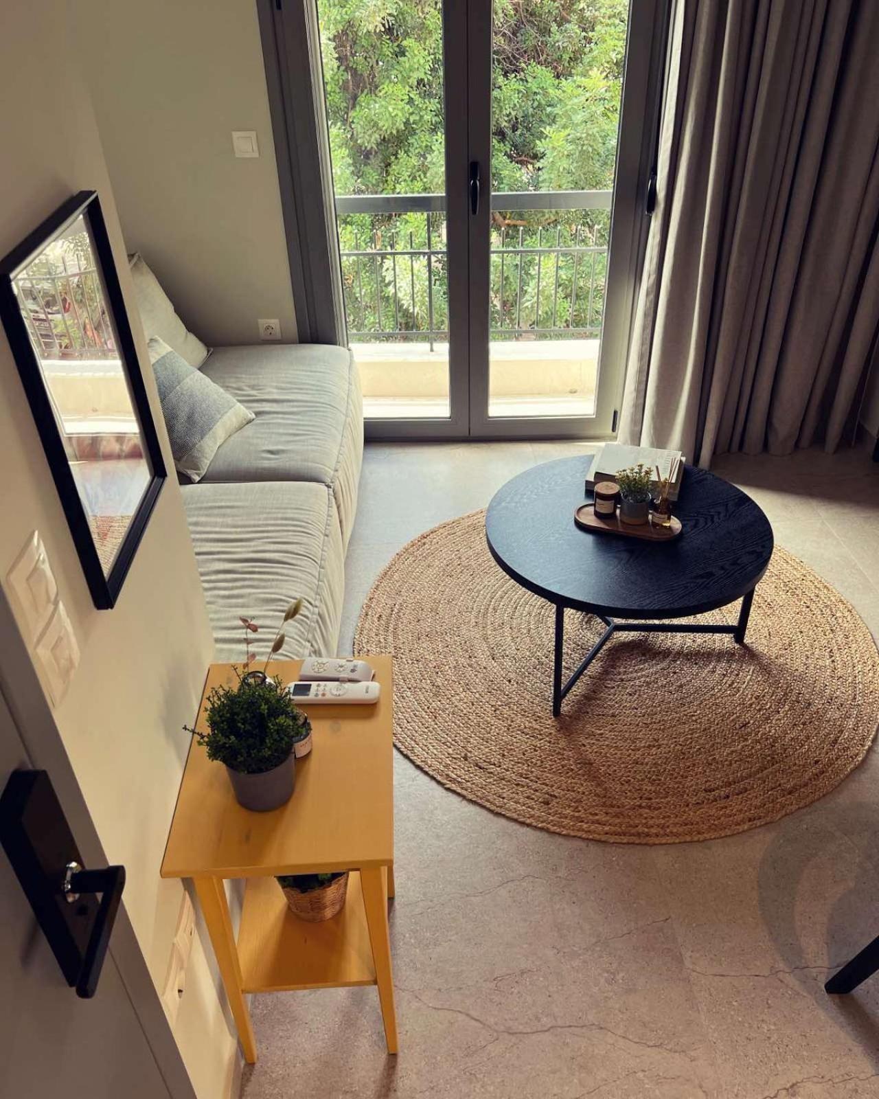 Luxurious Wooden Detail Flat In City Center คัลกิดา ภายนอก รูปภาพ