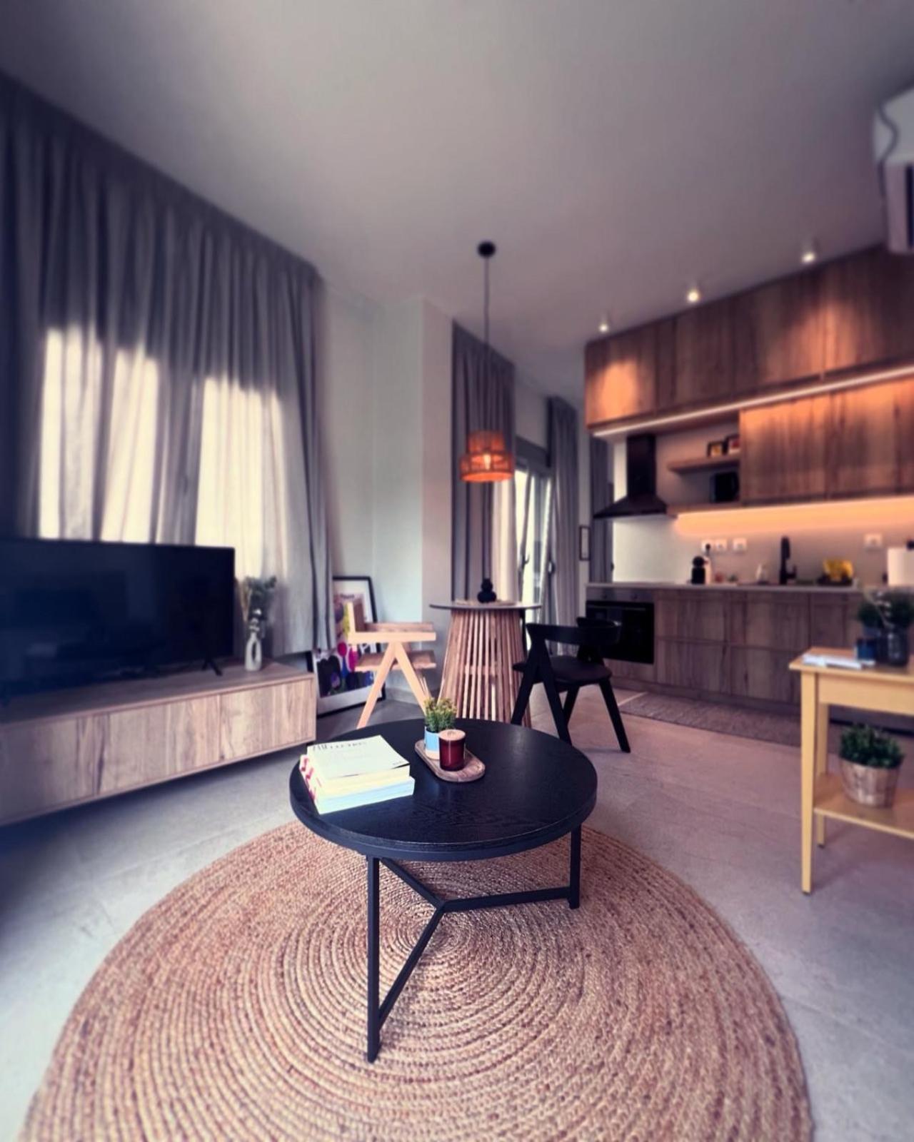 Luxurious Wooden Detail Flat In City Center คัลกิดา ภายนอก รูปภาพ